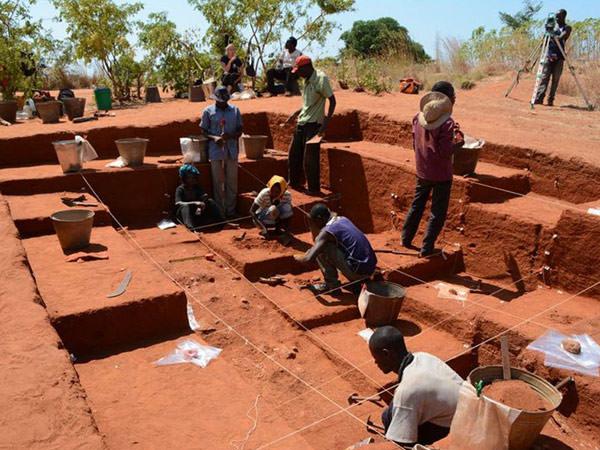 Excavation site in Malawi (credit: Jessica Thompson under CC BY-ND 4.0)